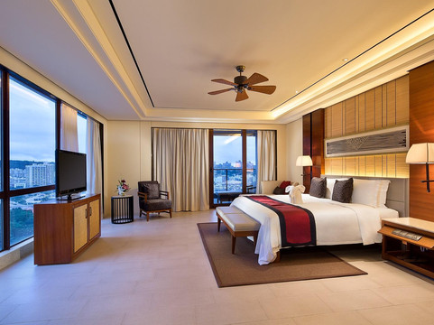 三亚中心皇冠假日酒店主图