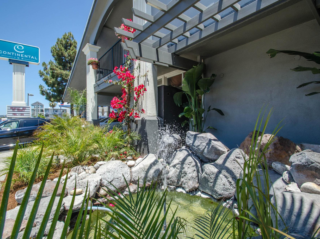 Continental Inn主图