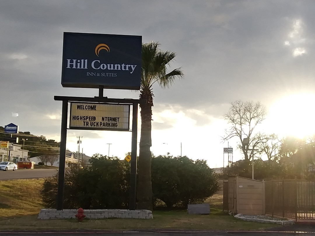 Hill Country Inn & Suites