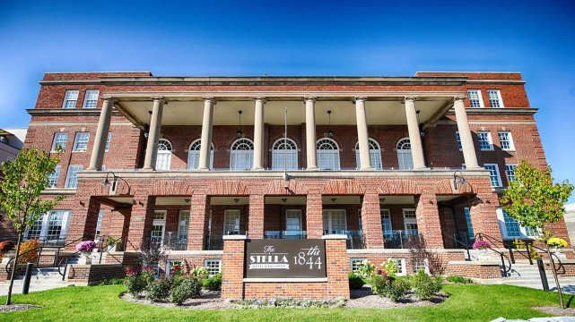 斯特拉酒店和舞厅-官方