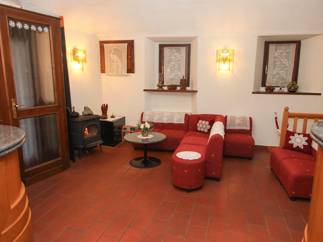 Traversella酒店住宿-Mini Hotel Praiale