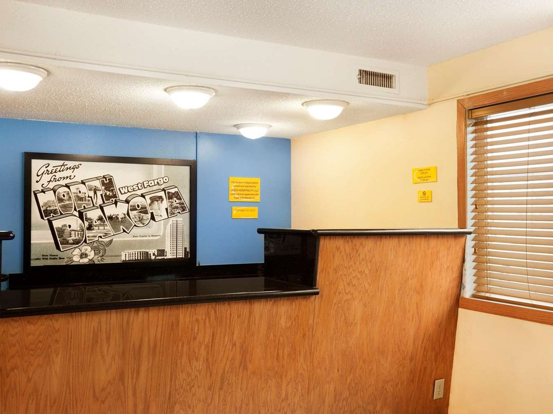 Super 8 by Wyndham West Fargo Main Ave ND主图