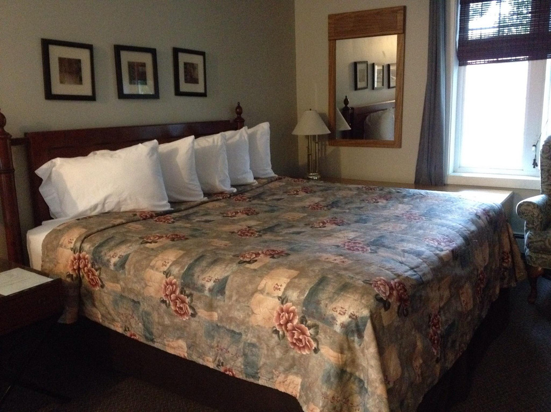 Midtown Motel & Suites