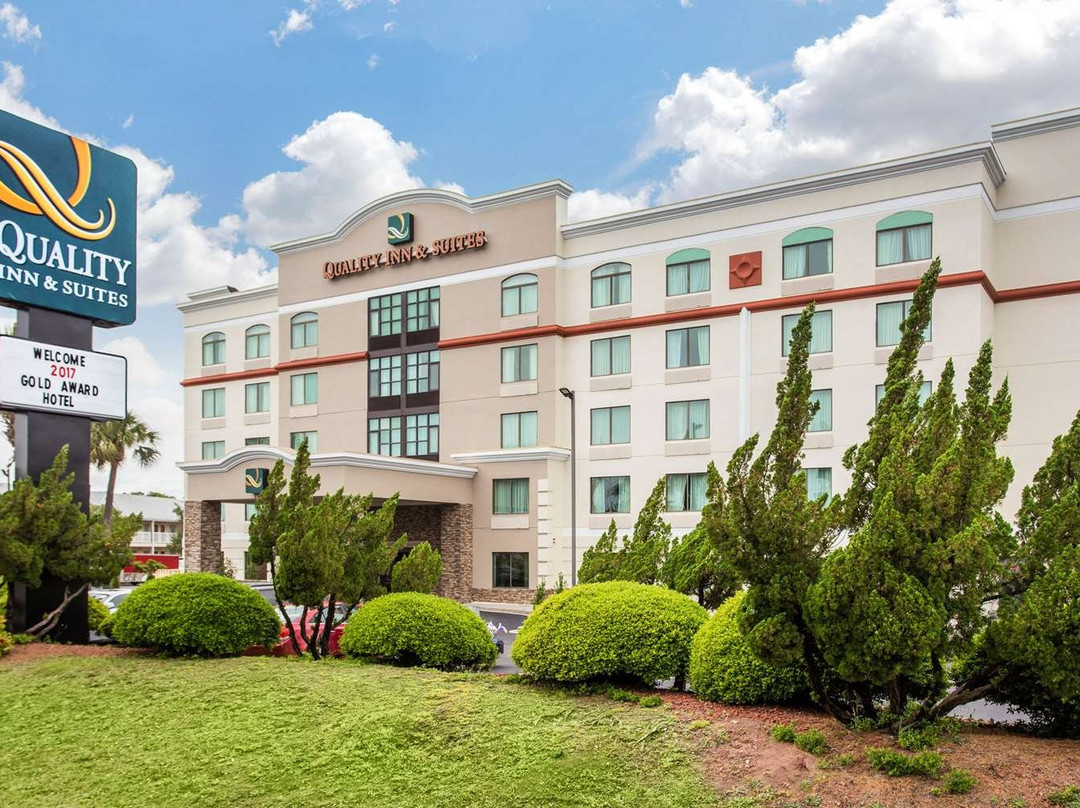 Quality Inn & Suites主图