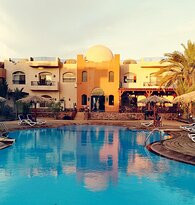 谢赫阿里度假酒店主图