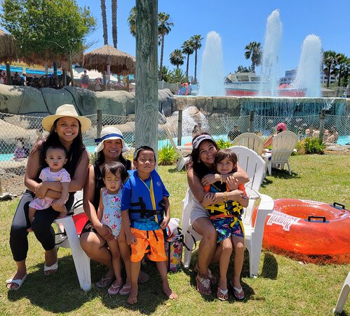 Six Flags Hurricane Harbor Concord-康科德必去景点