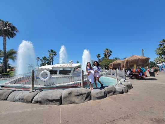 Six Flags Hurricane Harbor Concord-康科德必去景点