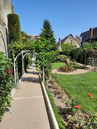 玫瑰园酒店主图