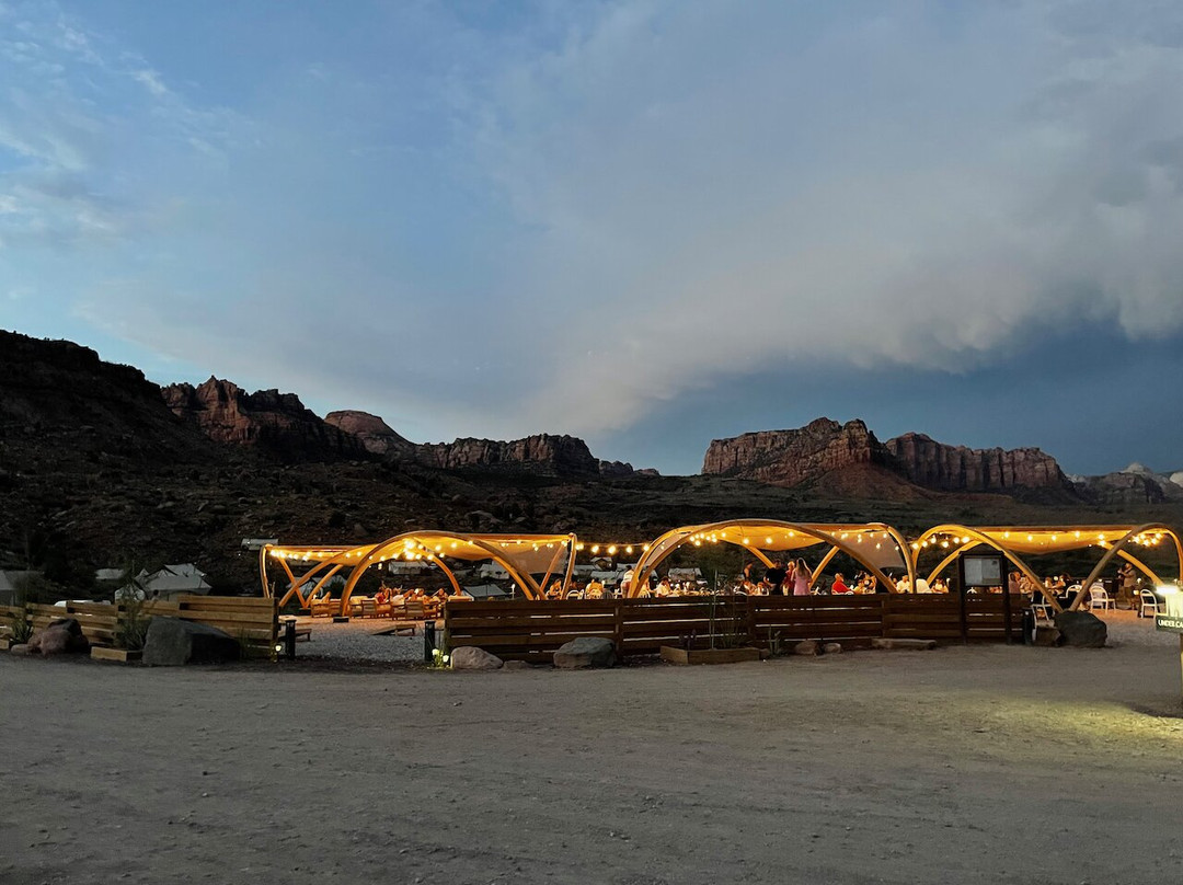 Under Canvas Zion主图