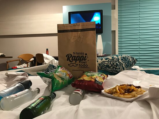 Armon Suites Hotel主图