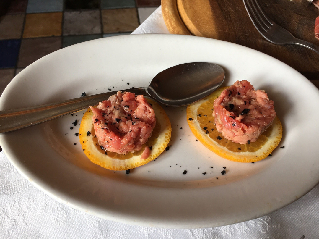 Vallenzona餐馆和美食-Il Caminetto Ristorante Trattoria