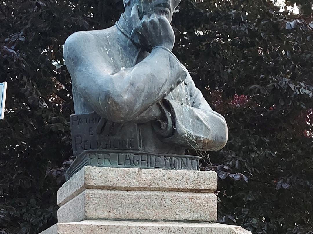 Monumento A Luigi Boniforti景点图片