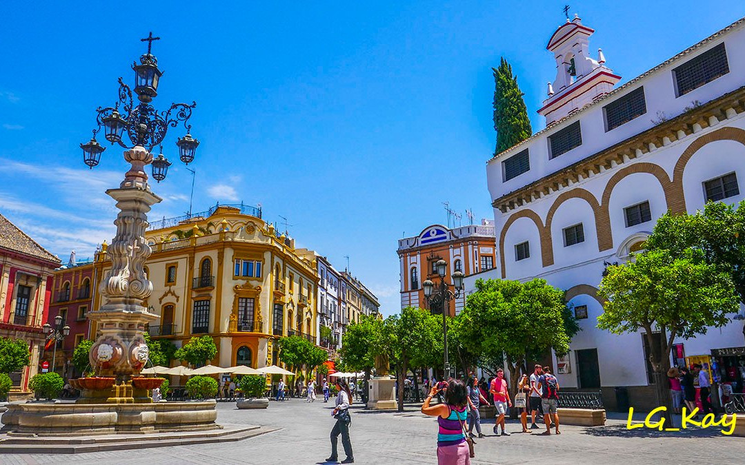 Plaza de la Virgen de los Reyes景点图片