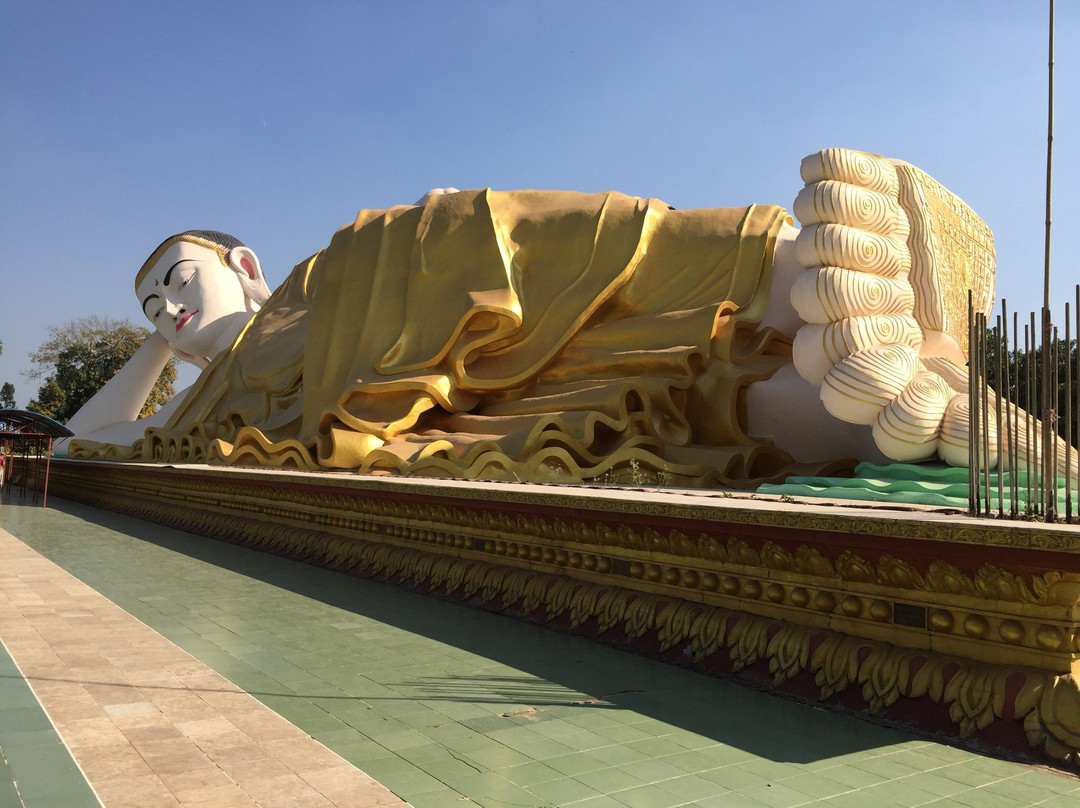 Mya Tha Lyaung Reclining Buddha景点图片