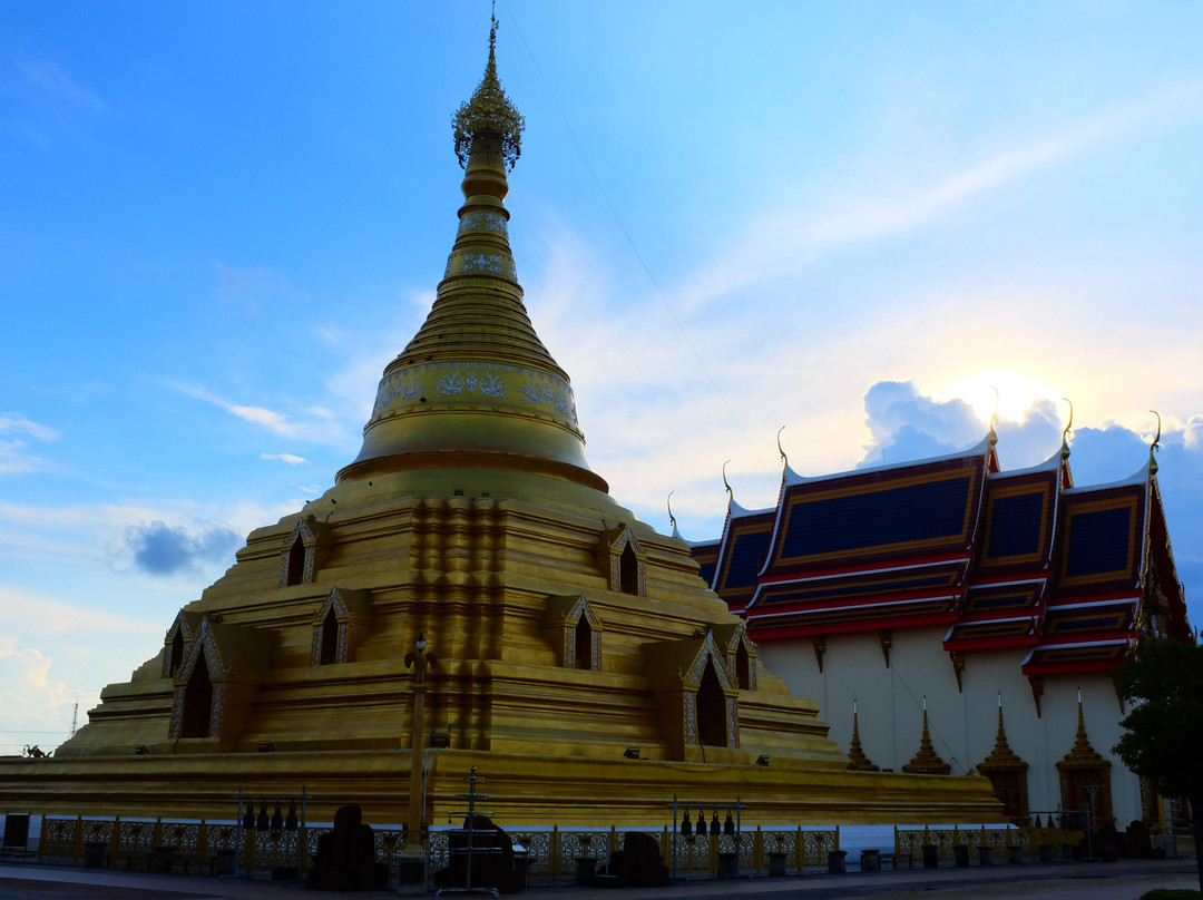 Wat Phra Borommathat Chediyaram景点图片