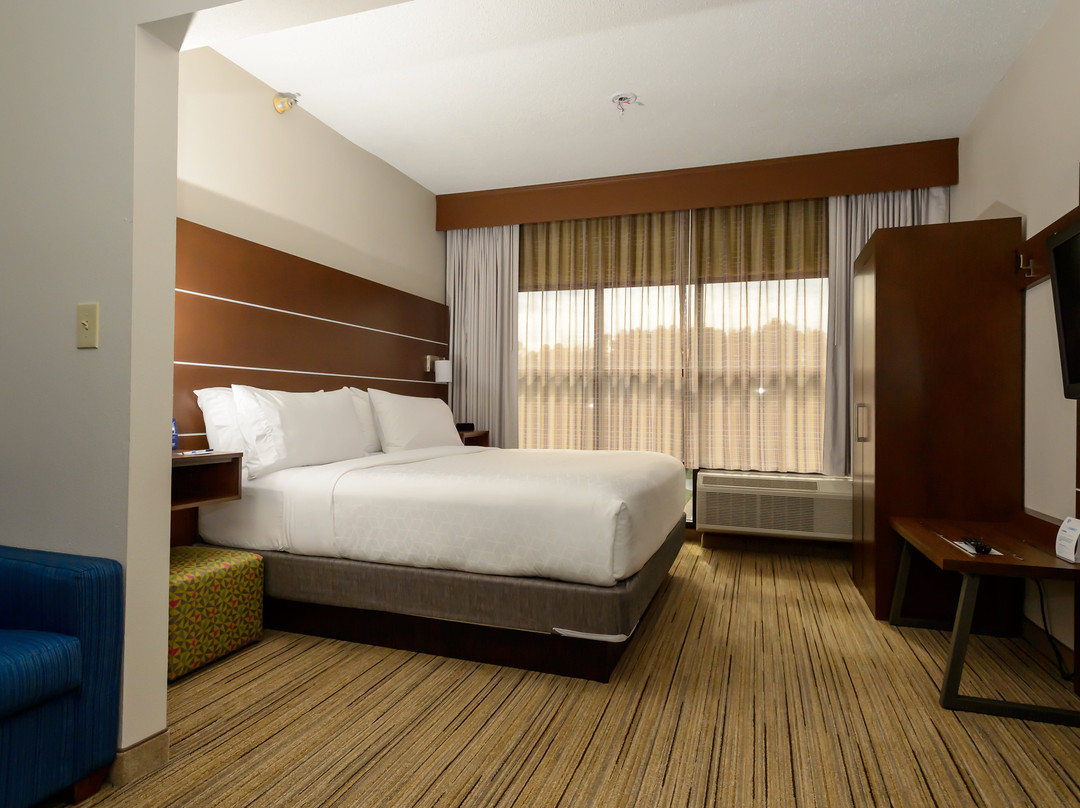 Holiday Inn Express Hillsborough (durham Area) By IHG主图