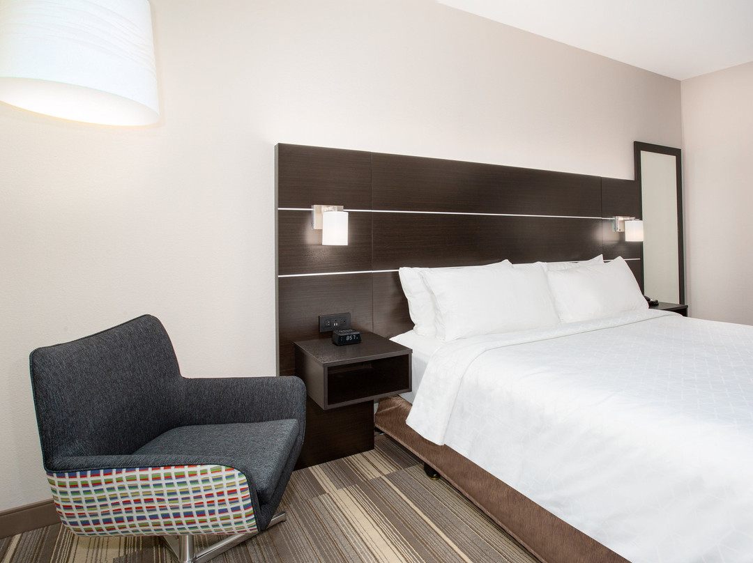 Holiday Inn Express & Suites Lincoln City by IHG主图