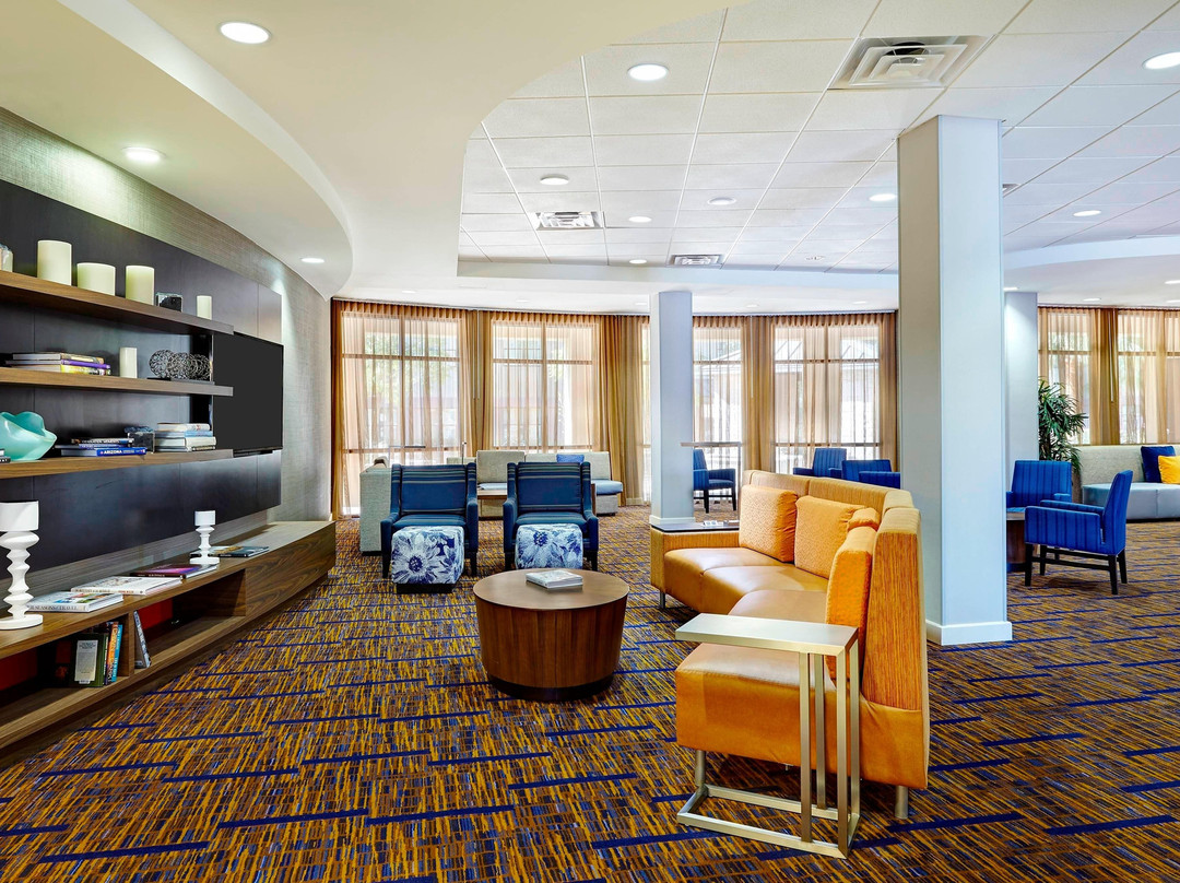 凤凰城北/欢乐谷万怡酒店主图