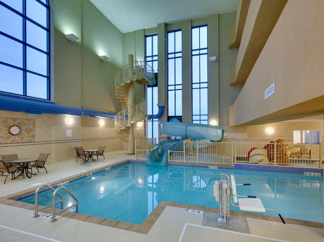 Holiday Inn Express & Suites Mitchell By IHG主图