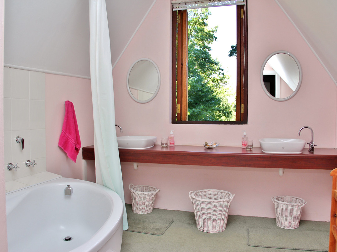 Chantilly Guest House主图