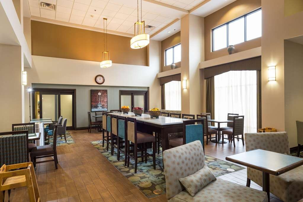 Hampton Inn & Suites Jamestown主图