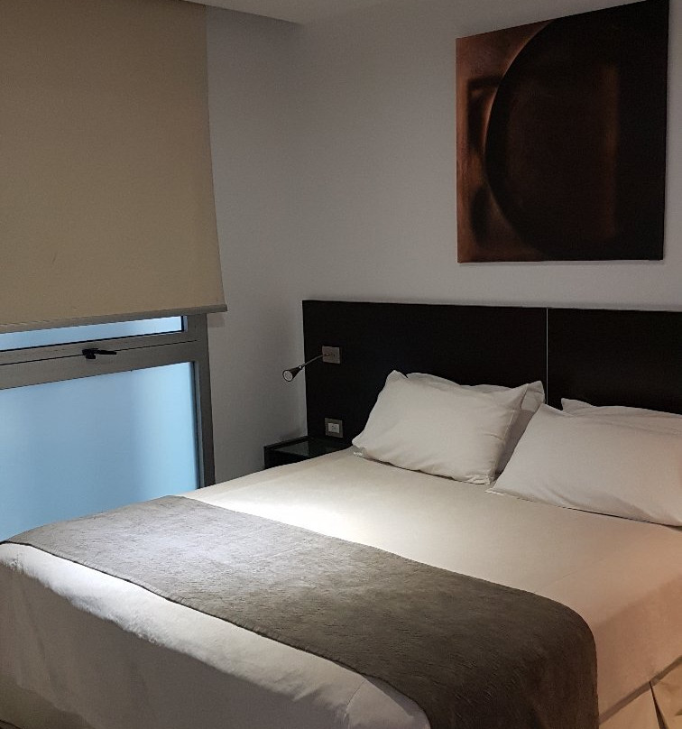 尼亚特城市酒店主图