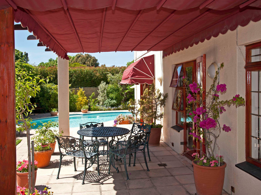 Pinoak Cottage Constantia主图