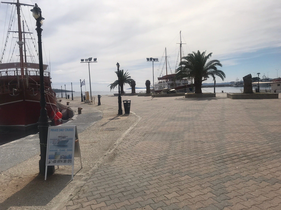 Nikiti Beach景点图片