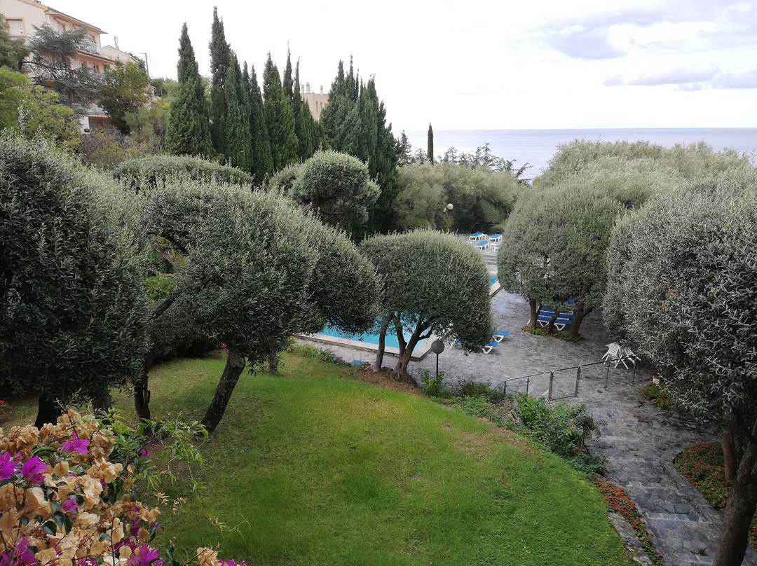 皮特拉卡普酒店主图