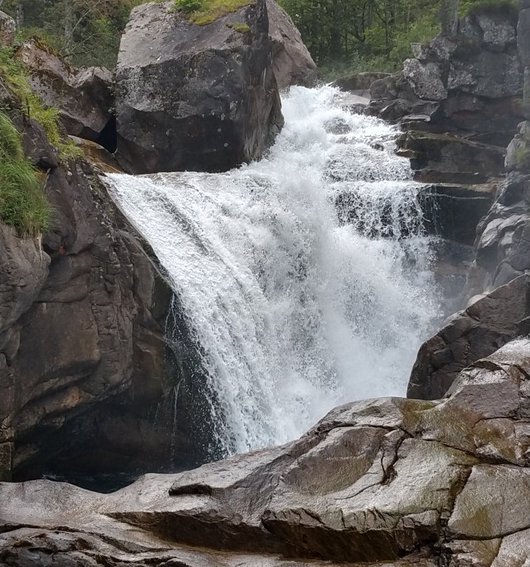 Cascade du Cerisey-Cauterets必去景点