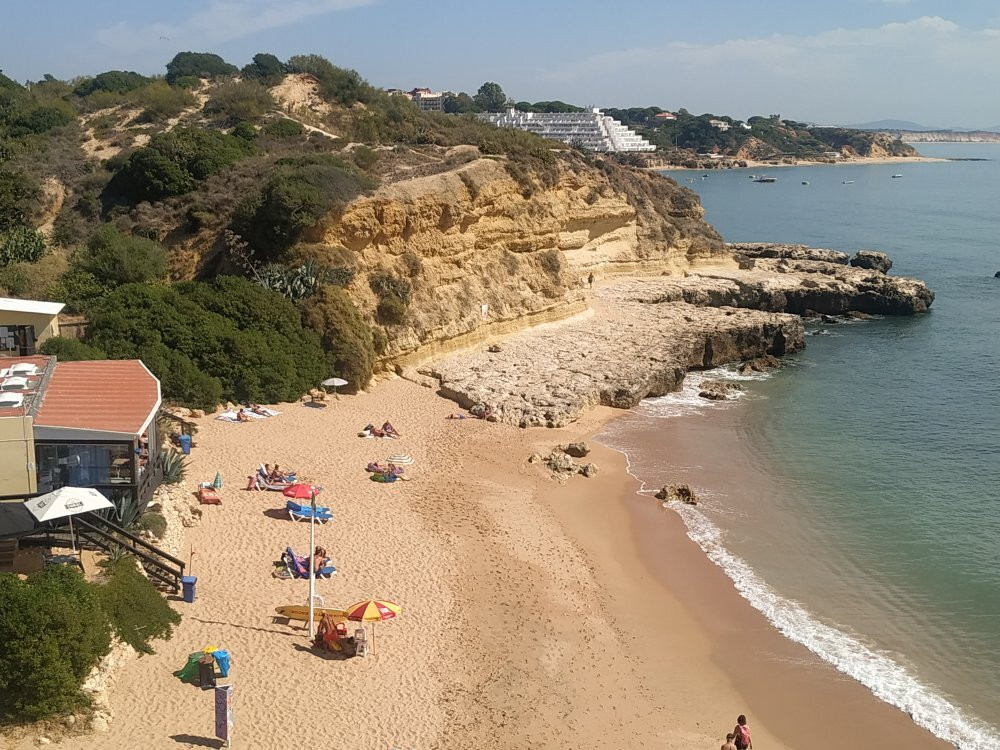 Praia dos Aveiros-阿尔布赞拉必去景点