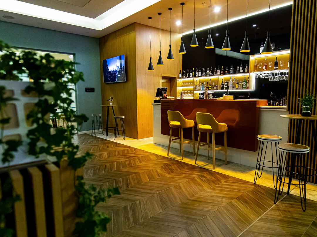 Grand View Hotel & Suites主图