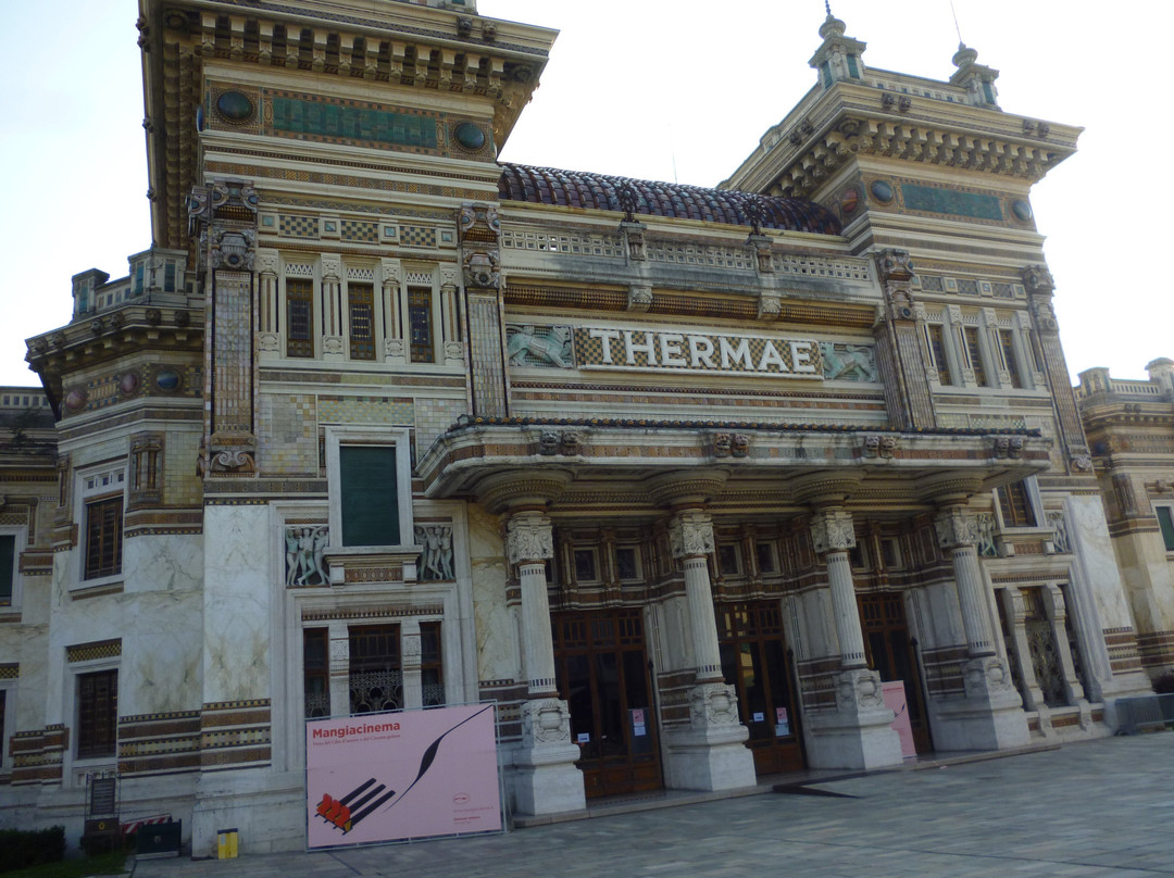 Piazza Libertà景点图片