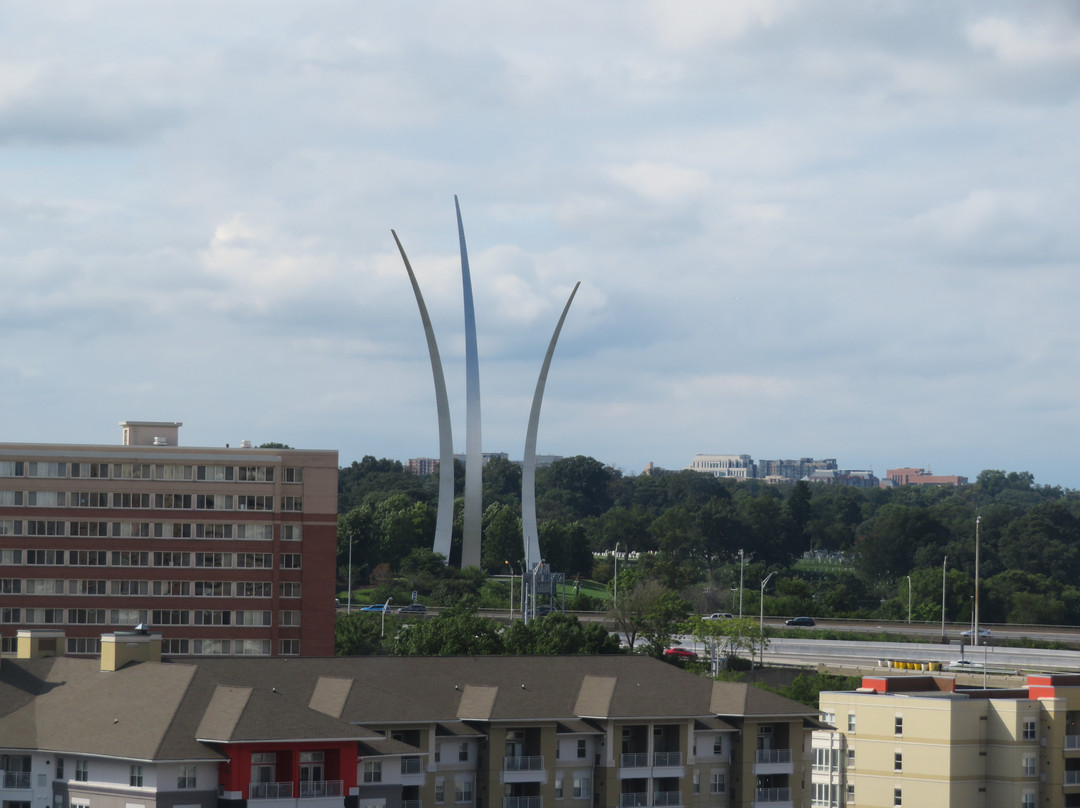 五角大楼城丽思卡尔顿酒店主图