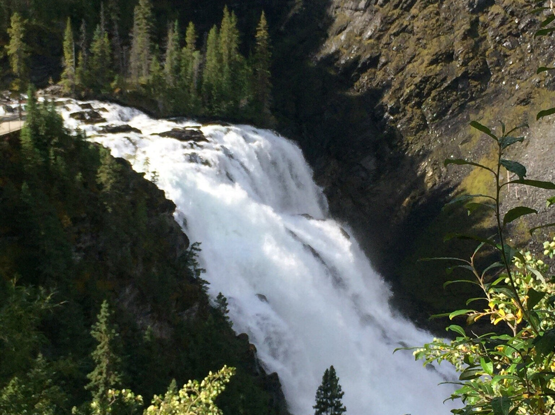 Kinuseo Falls-Tumbler Ridge必去景点