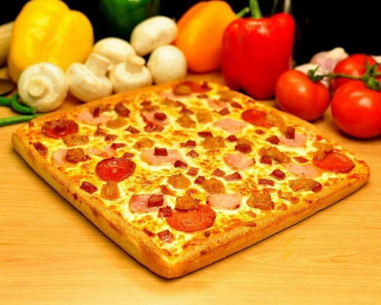 Snappy Tomato Pizza