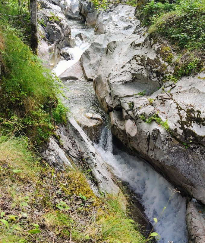 Les Oulles du Diable景点图片