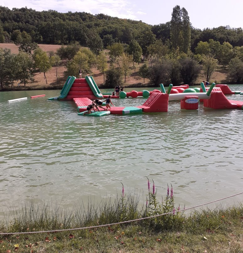 Lac de Saint-Sernin景点图片