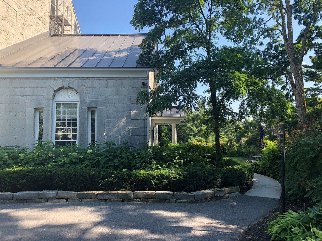 All Suites Whitney Manor主图