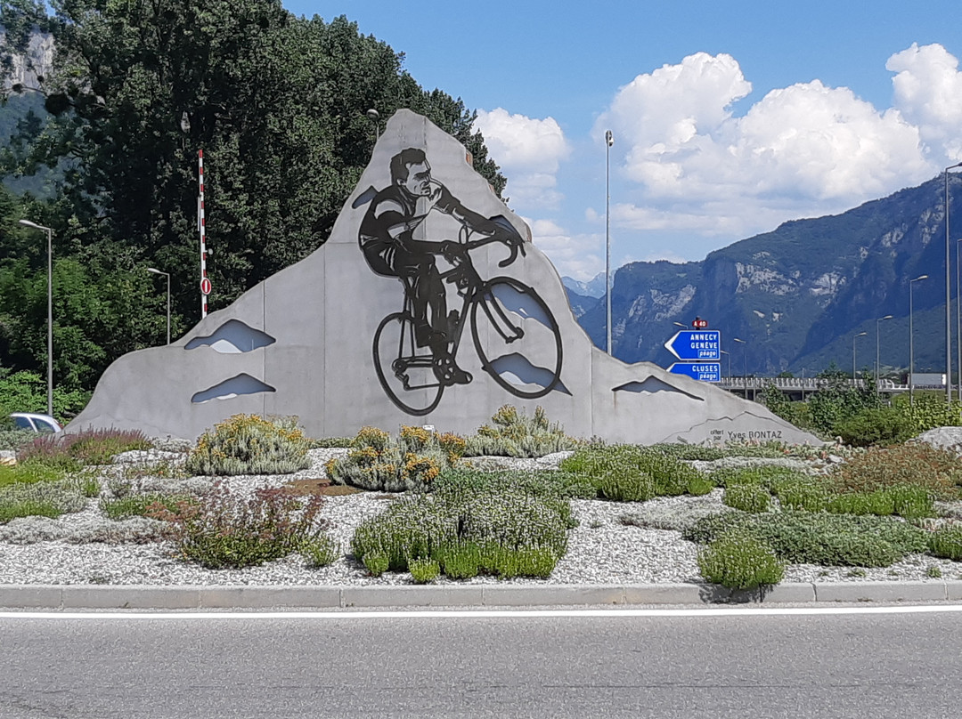 Monument Bernard Hinault