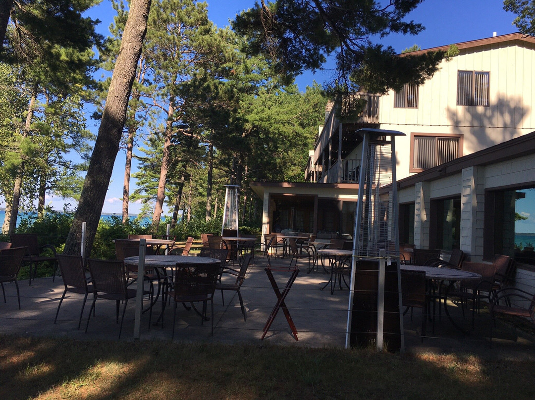 Beaver Island Lodge主图