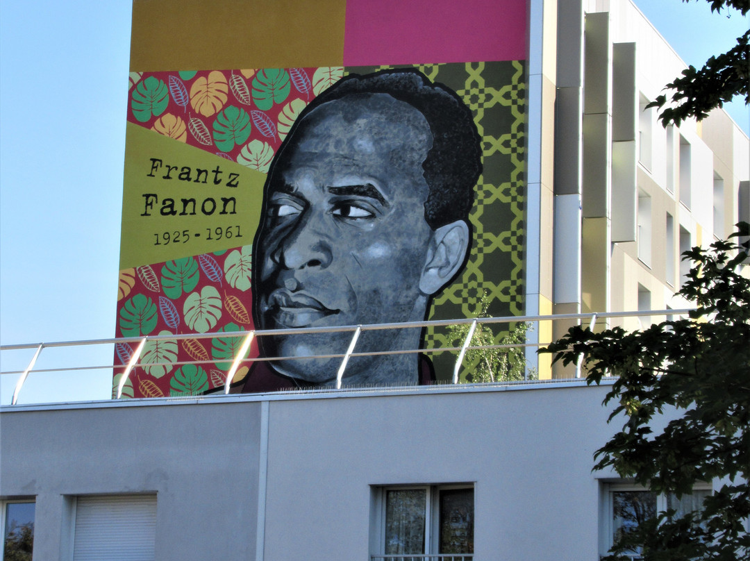 Fresque "frantz Fanon"-蒙特勒伊必去景点