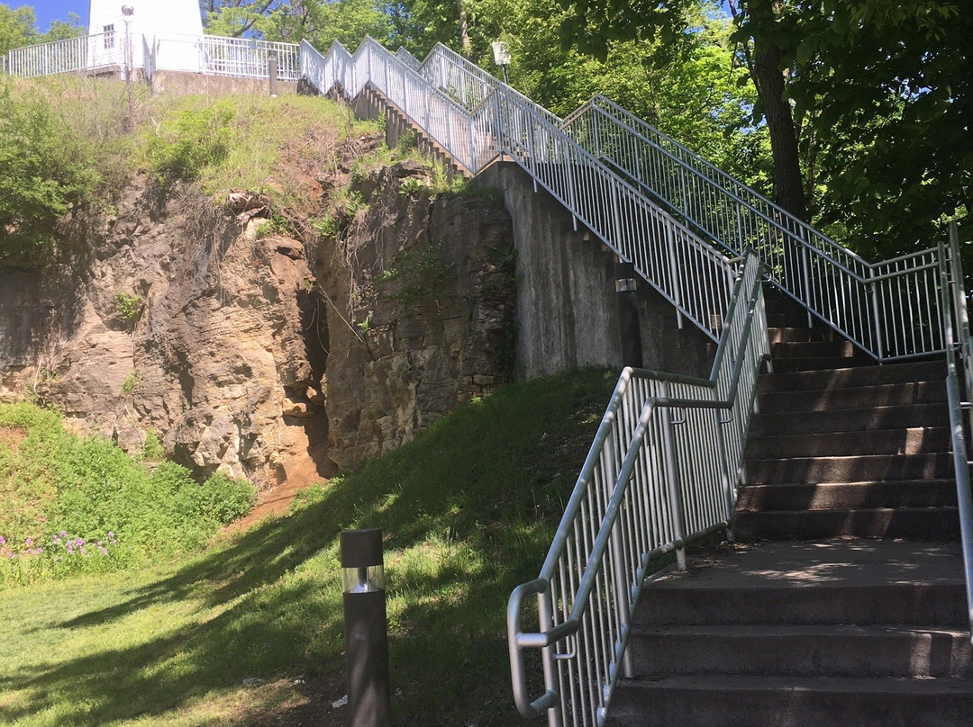 Mark Twain Memorial Lighthouse-汉尼拔必去景点