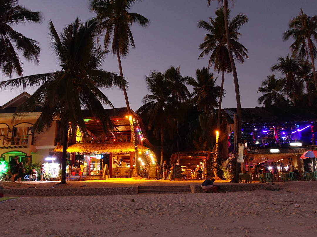 绿洲度假村酒店主图