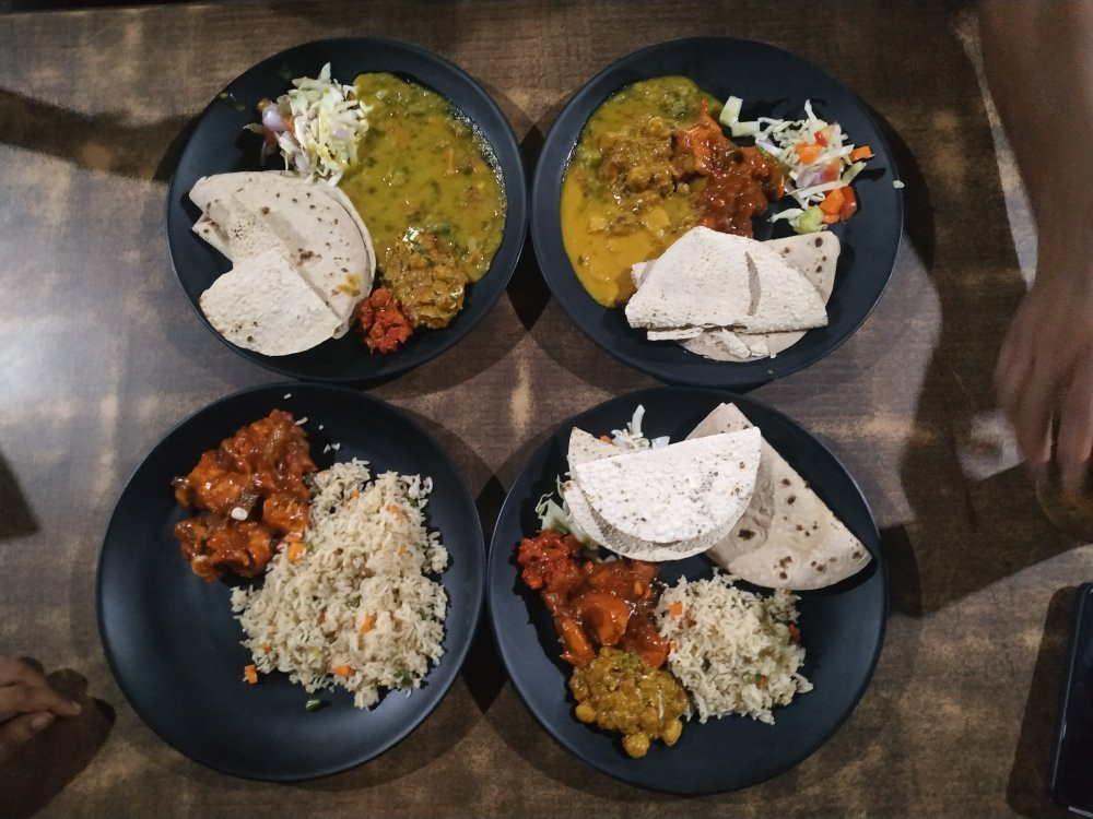 Treebo Trend Rock Valley主图