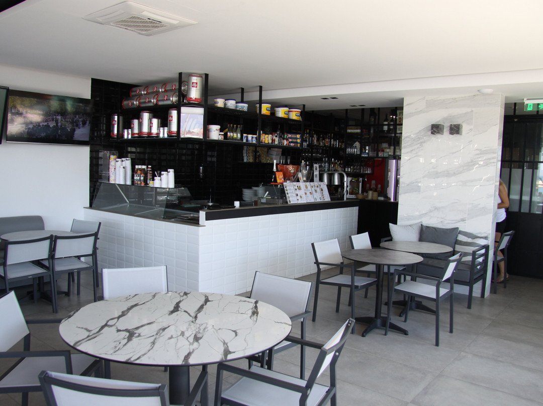 Meliton Inn Hotel & Suites主图