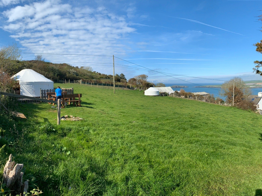 Poppit Sands Beach景点图片