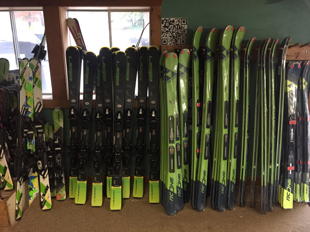 Alpine Sports Ski Rentals Blue Mountain-蓝山必去景点