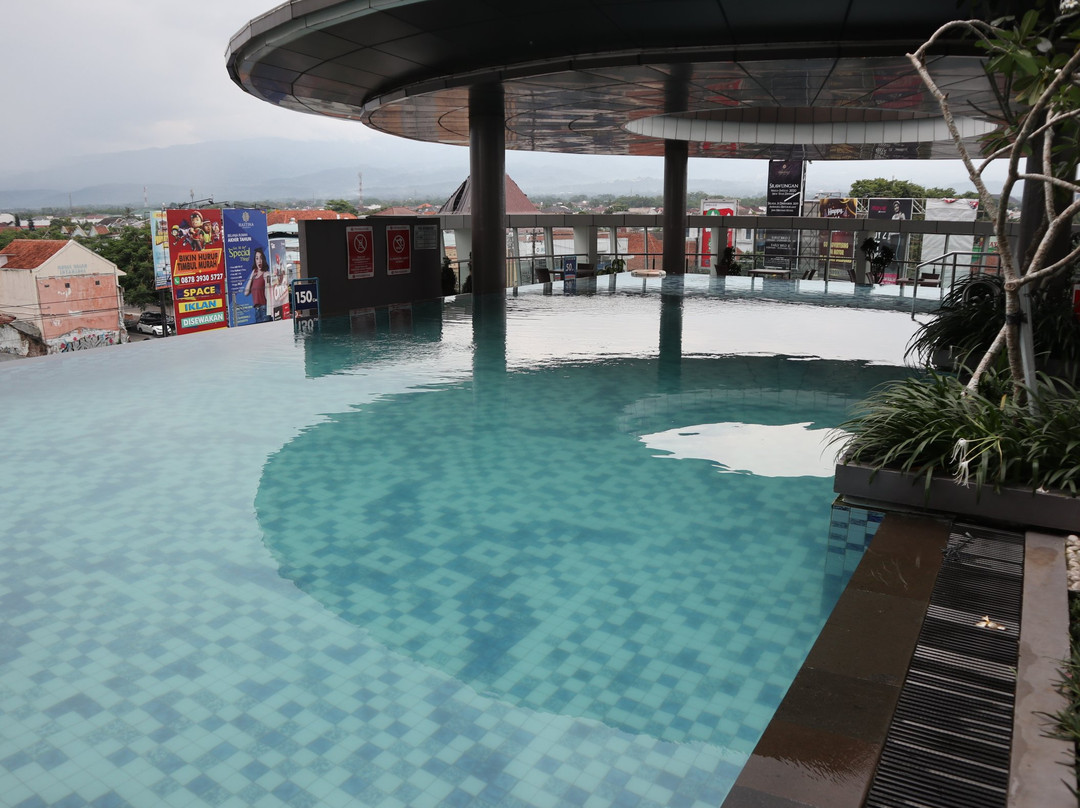 阿斯顿纳文帝国酒店主图