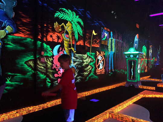 Monster Mini Golf-科勒尔斯普林斯必去景点